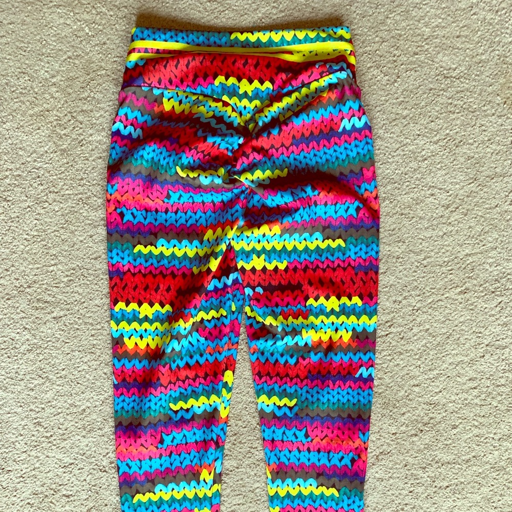 “Knit print” leggings